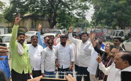 औरंगाबाद: गायरान जमिनीवरील अतिक्रमण हटवण्याच्या आदेशाची वंचित बहुजन आघाडीने केली होळी