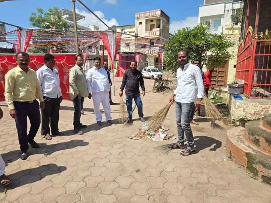 वाळूजमध्ये पंडीत दीनदयाळ उपाध्याय जयंती साजरी; स्वच्छता अभियान राबवून शहर स्वच्छ करण्यात आले