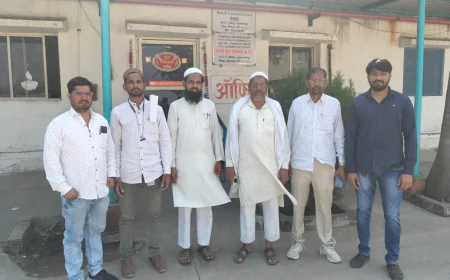 “आमची शाळा, आमची जबाबदारी” – रहीमपूरच्या माजी विद्यार्थ्यांचा कारखानदारांना साकडे