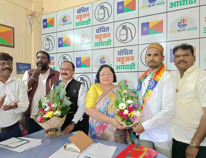 प्रसिद्ध पत्रकार आणि 'राईटपोस्ट'चे संपादक जमीर शेख यांचा 'वंचित बहुजन आघाडी'त जाहीर प्रवेश!