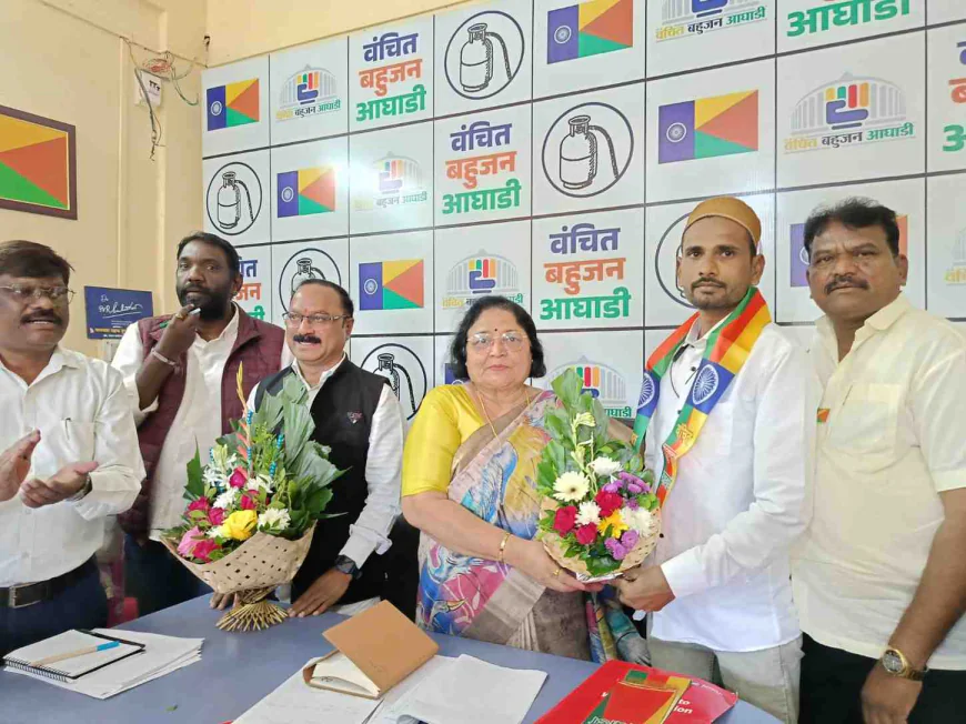 प्रसिद्ध पत्रकार आणि 'राईटपोस्ट'चे संपादक जमीर शेख यांचा 'वंचित बहुजन आघाडी'त जाहीर प्रवेश!