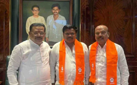 खुलताबादमध्ये 'तुतारी'ला धक्का! ज्येष्ठ नेते विलासराव चव्हाण यांचा संजय शिरसाटांच्या उपस्थितीत शिवसेनेत प्रवेश.